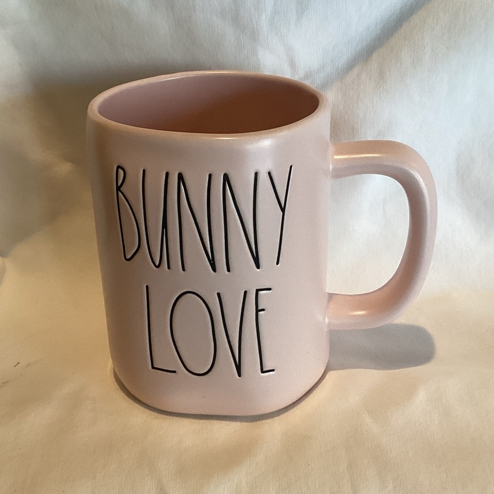 EUC - Rae Dunn Easter BUNNY LOVE Mug